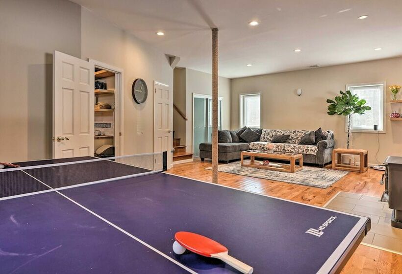 Chic, Cozy Home W/ Game Room In The Poconos!