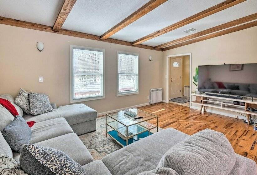 Chic, Cozy Home W/ Game Room In The Poconos!