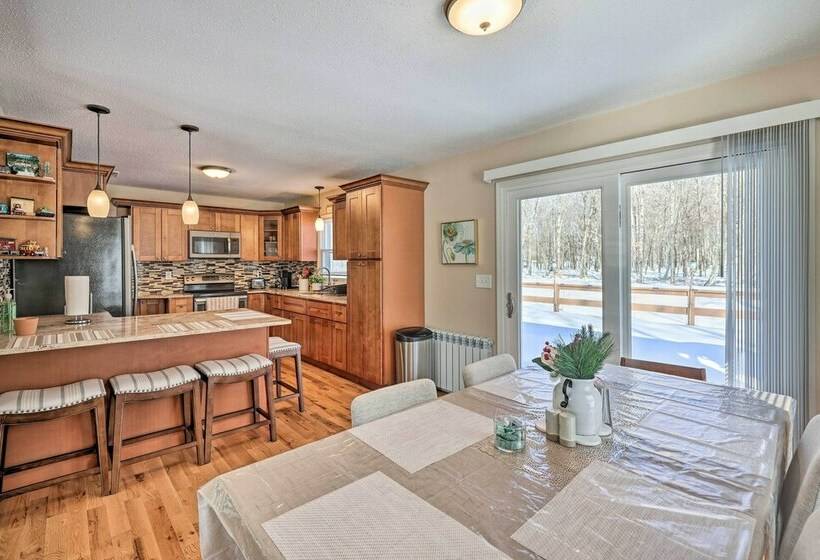 Chic, Cozy Home W/ Game Room In The Poconos!