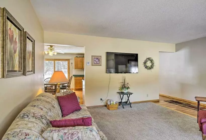 Cozy White Pine Home   10 Mi To Porcupine Mtn