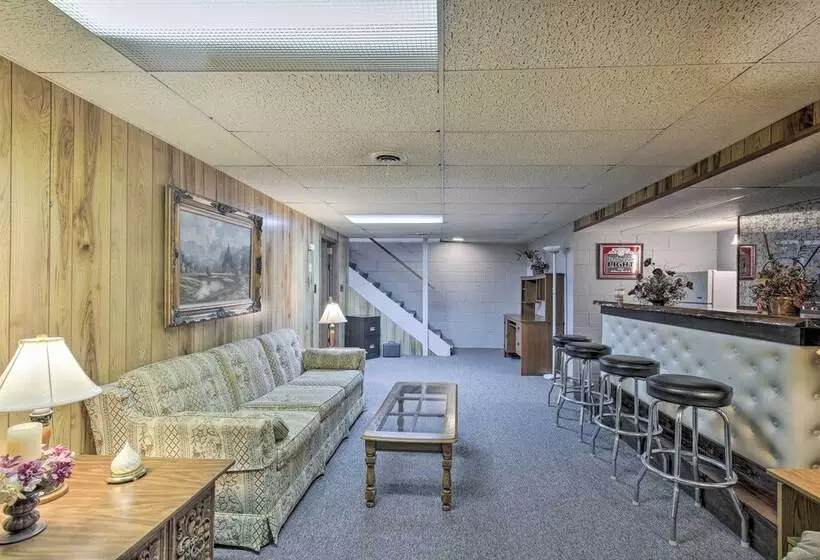 Cozy White Pine Home   10 Mi To Porcupine Mtn