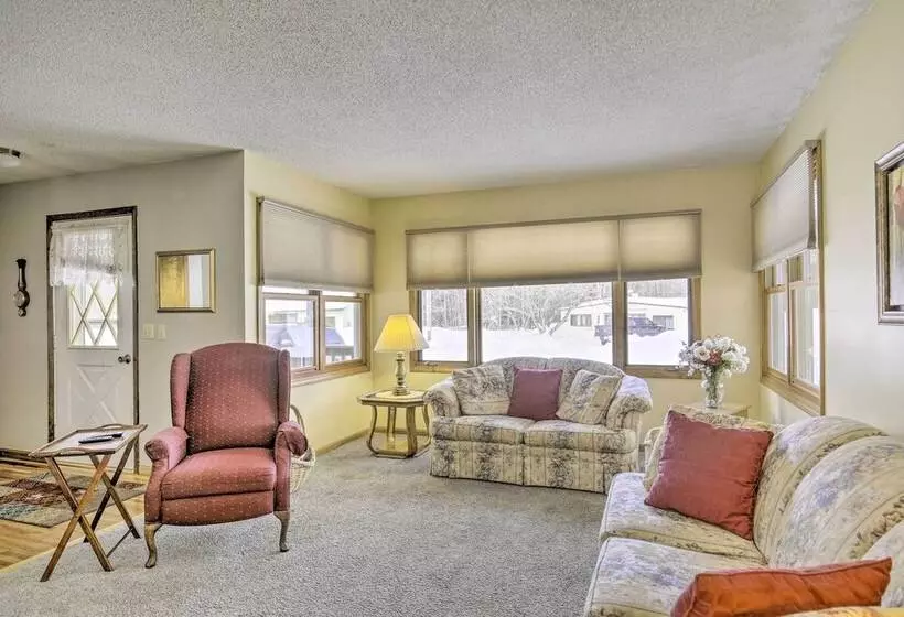 Cozy White Pine Home   10 Mi To Porcupine Mtn