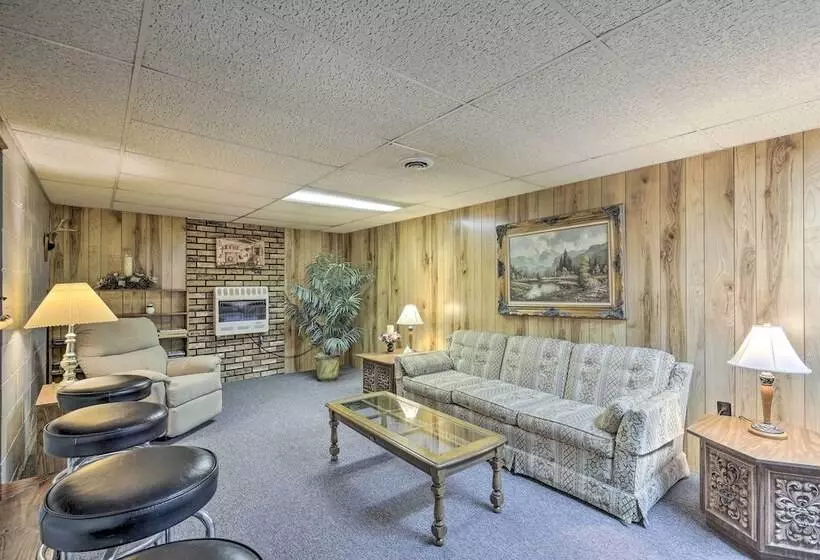 Cozy White Pine Home   10 Mi To Porcupine Mtn