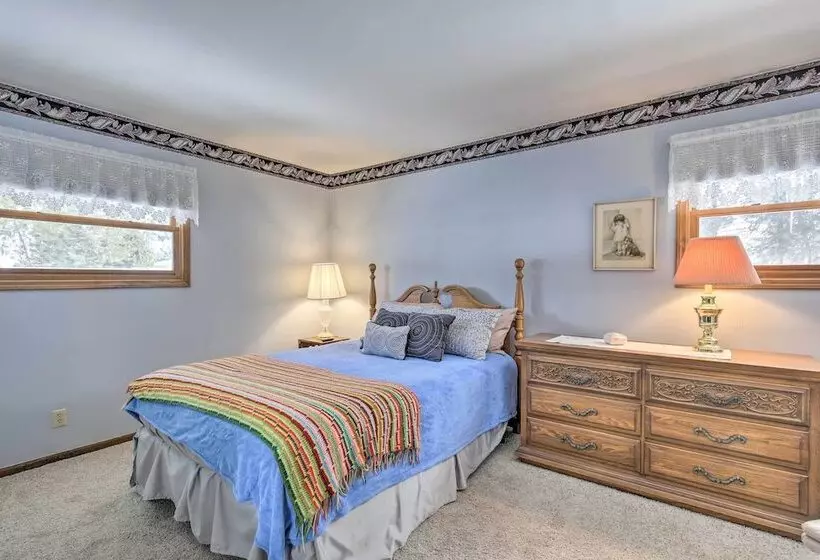 Cozy White Pine Home   10 Mi To Porcupine Mtn