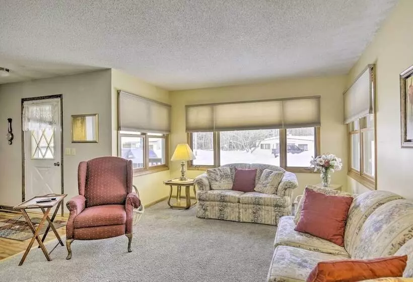 Cozy White Pine Home   10 Mi To Porcupine Mtn