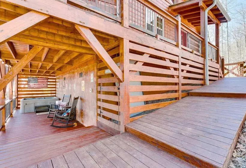 Dog Friendly Cabin W/ Fire Pit & Hot Tub!