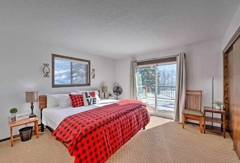 Elevated Alpine Escape: Mtn Views + Game Room!