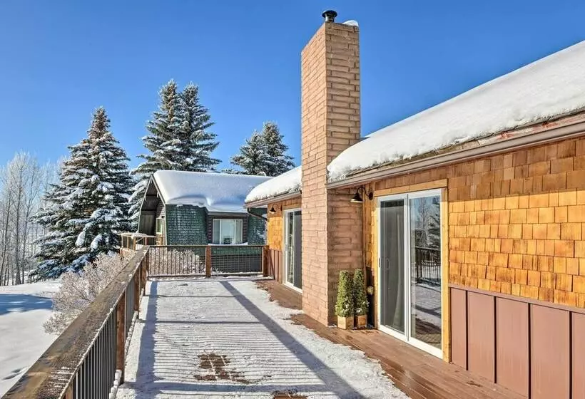 Elevated Alpine Escape: Mtn Views + Game Room!