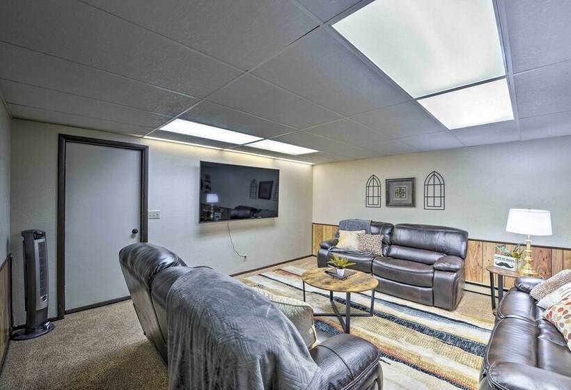 Elevated Alpine Escape: Mtn Views + Game Room!