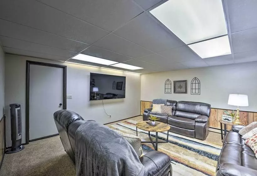 Elevated Alpine Escape: Mtn Views + Game Room!