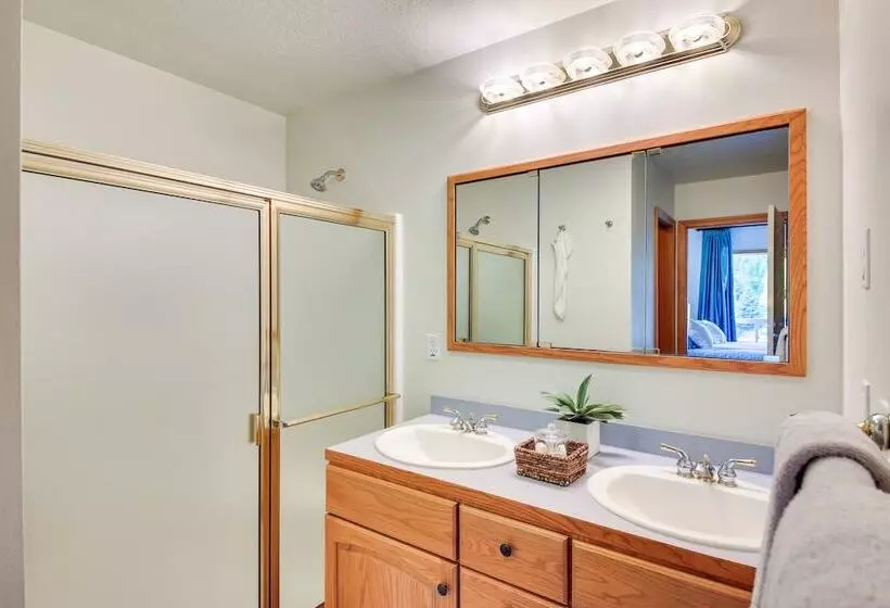 Expansive Waterfront Escape W/ Kayaks + Sups!