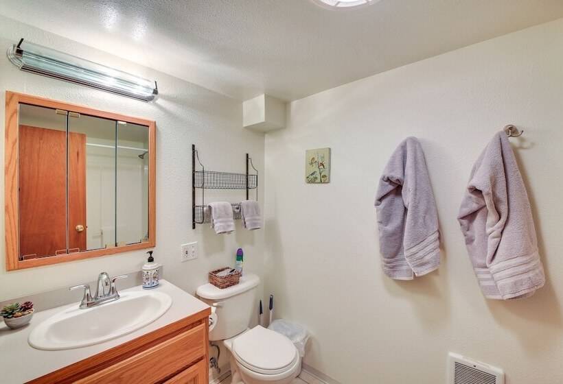 Expansive Waterfront Escape W/ Kayaks + Sups!