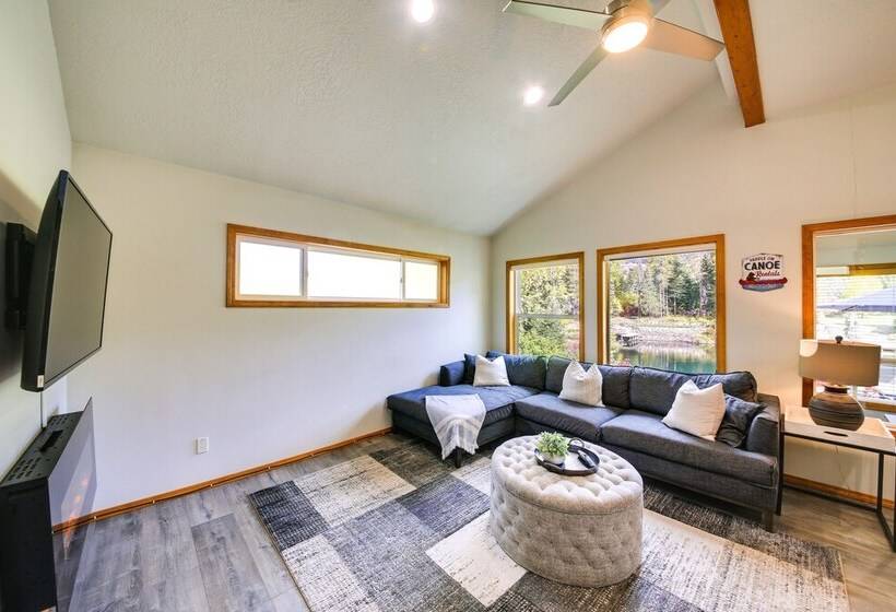 Expansive Waterfront Escape W/ Kayaks + Sups!