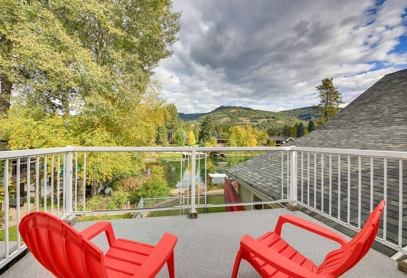 Expansive Waterfront Escape W/ Kayaks + Sups!