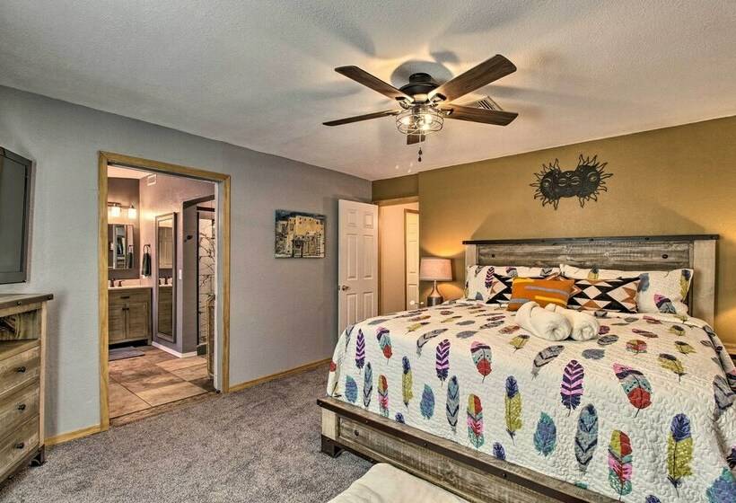 Hike & Unwind: Lakeside Home W/ Fire Pit!