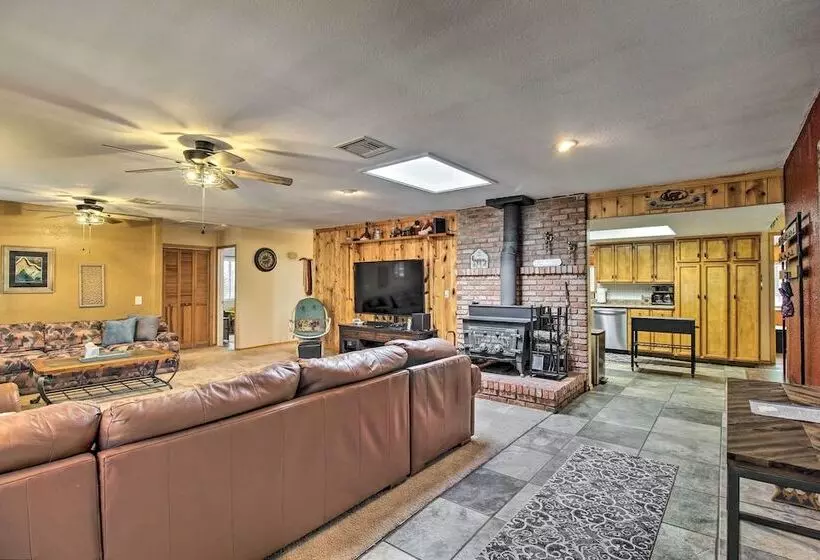 Hike & Unwind: Lakeside Home W/ Fire Pit!