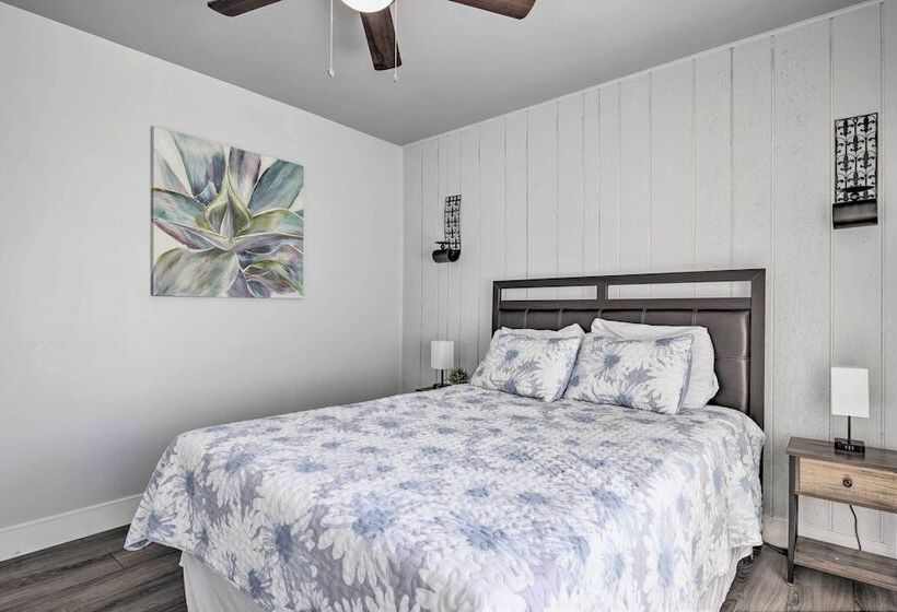 Family Friendly Mesa Home ~ 1 Mi To Downtown!