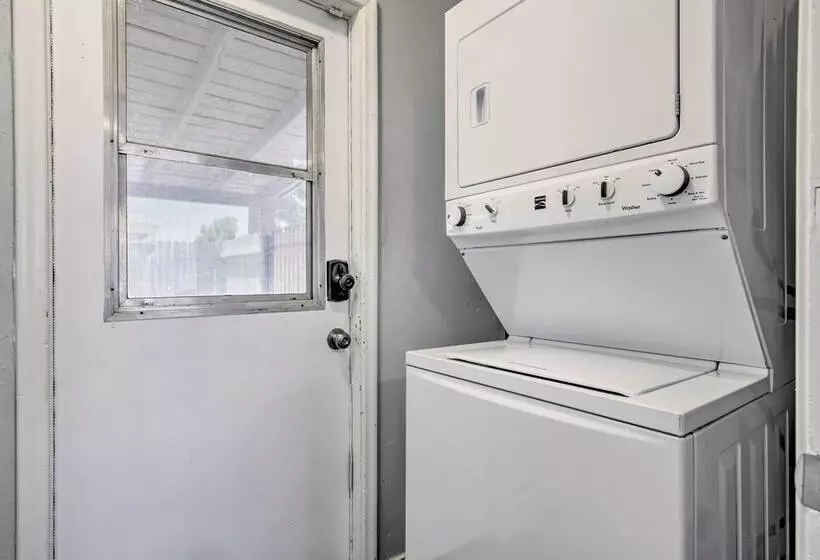 Family Friendly Mesa Home ~ 1 Mi To Downtown!