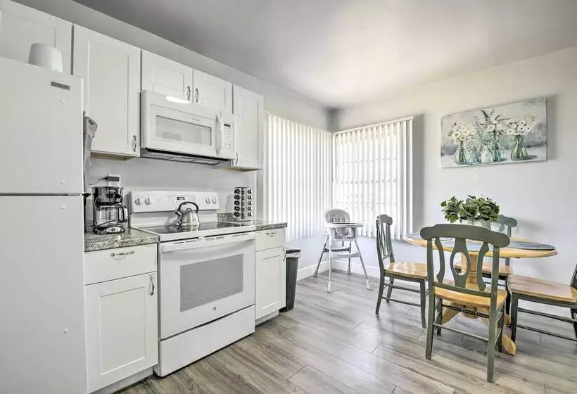 Family Friendly Mesa Home ~ 1 Mi To Downtown!