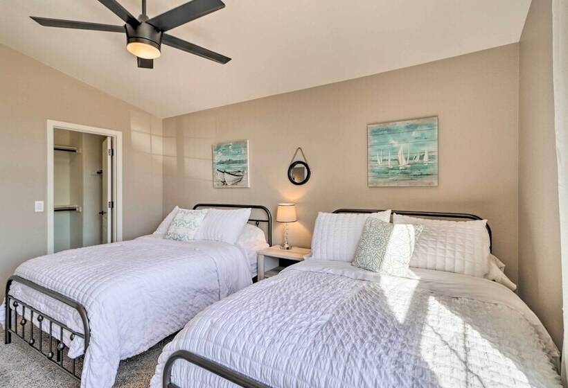 Goodyear Retreat With Complimentary Heated Pool!