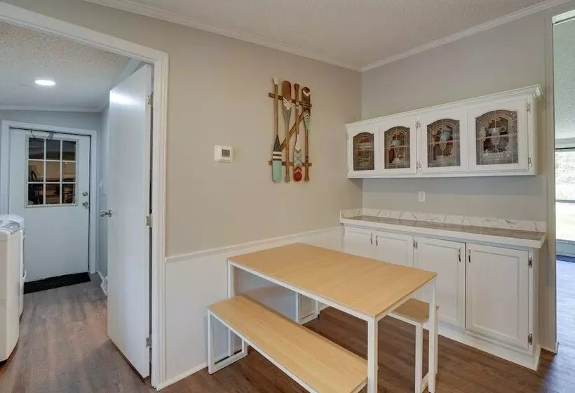 Grant Home W/ Fire Pit: Hess Lake Access Nearby!