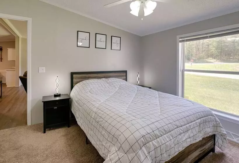 Grant Home W/ Fire Pit: Hess Lake Access Nearby!
