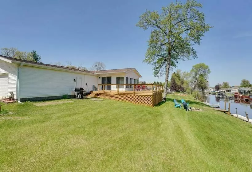 Grant Home W/ Fire Pit: Hess Lake Access Nearby!