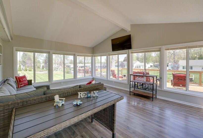 Grant Home W/ Fire Pit: Hess Lake Access Nearby!