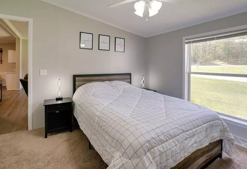 Grant Home W/ Fire Pit: Hess Lake Access Nearby!