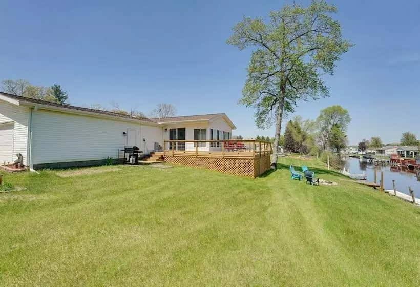 Grant Home W/ Fire Pit: Hess Lake Access Nearby!