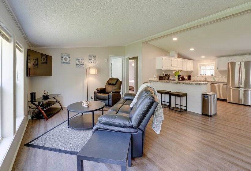 Grant Home W/ Fire Pit: Hess Lake Access Nearby!