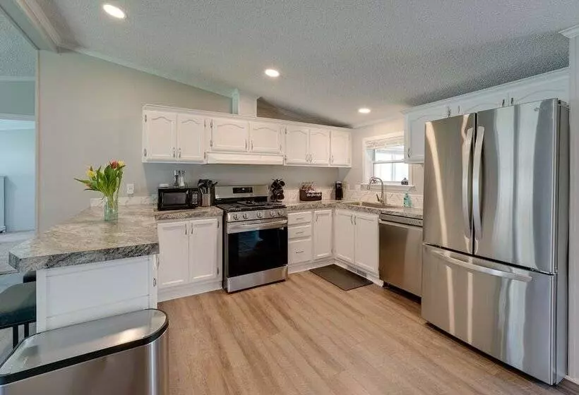 Grant Home W/ Fire Pit: Hess Lake Access Nearby!