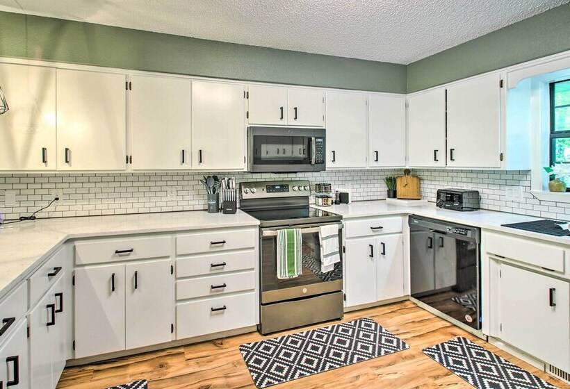 Deck & Resort Amenities: Hot Springs Home!