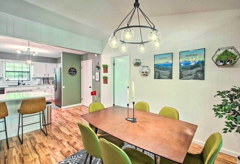 Deck & Resort Amenities: Hot Springs Home!