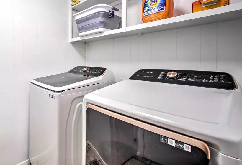 Deck & Resort Amenities: Hot Springs Home!