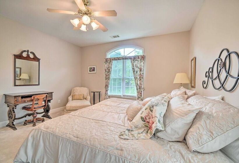 Lakefront Crossville Home W/ Pool Table!