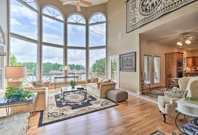 Lakefront Crossville Home W/ Pool Table!