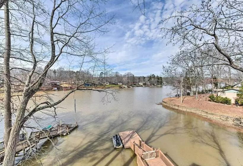 Lakefront Lexington House W/ Spacious Deck!