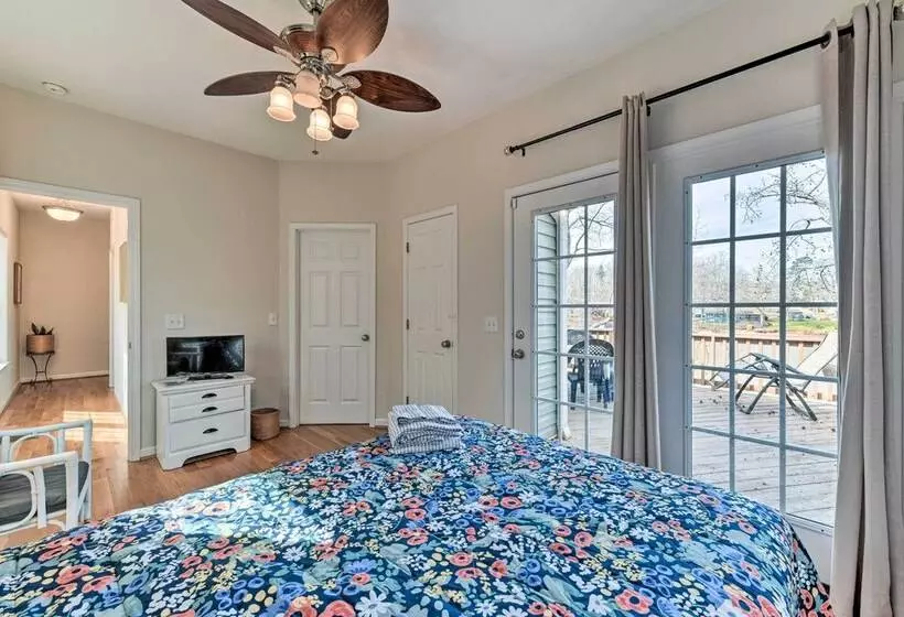 Lakefront Lexington House W/ Spacious Deck!