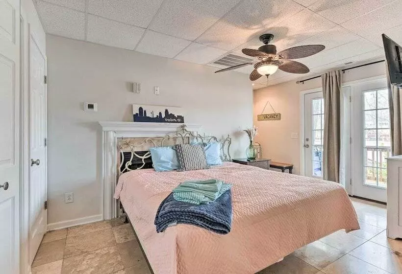 Lakefront Lexington House W/ Spacious Deck!