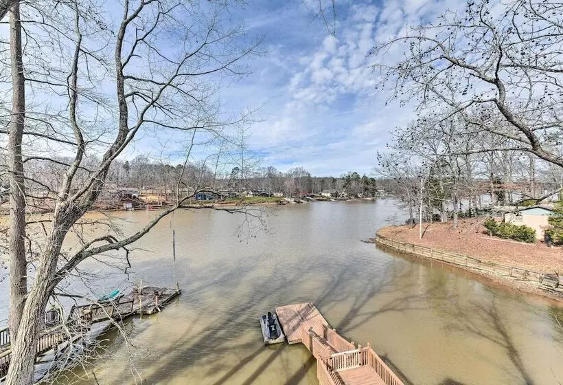 Lakefront Lexington House W/ Spacious Deck!