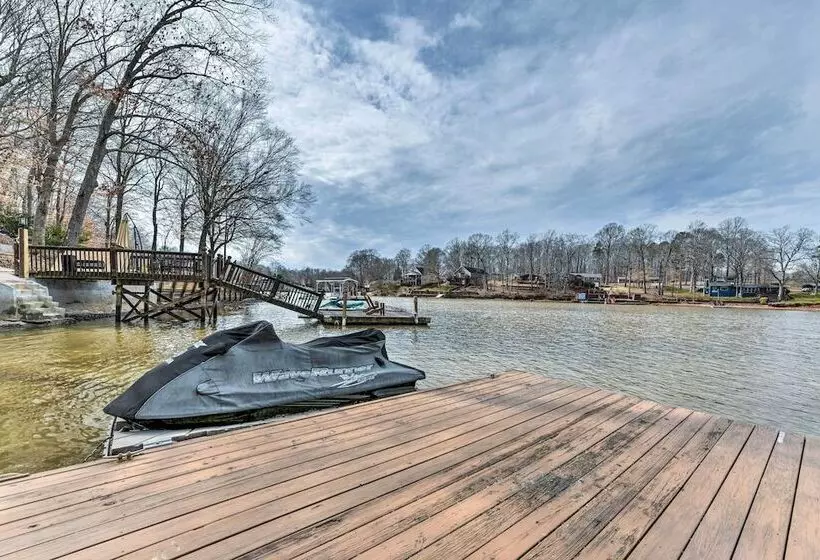 Lakefront Lexington House W/ Spacious Deck!