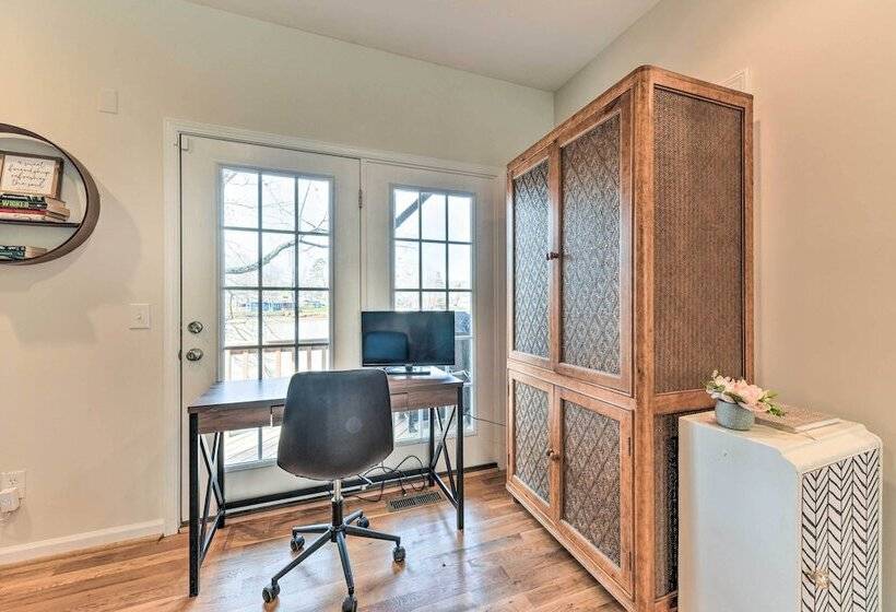 Lakefront Lexington House W/ Spacious Deck!