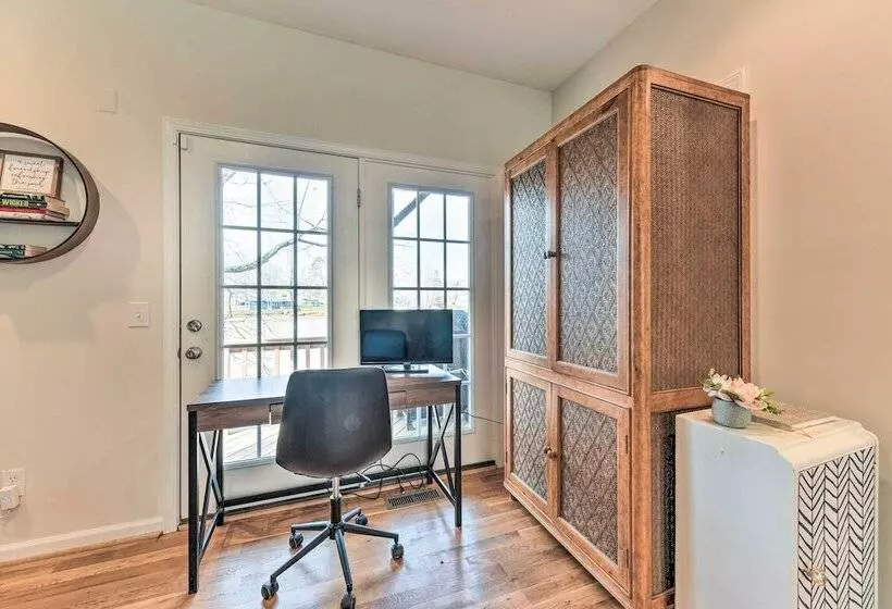 Lakefront Lexington House W/ Spacious Deck!