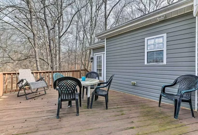 Lakefront Lexington House W/ Spacious Deck!