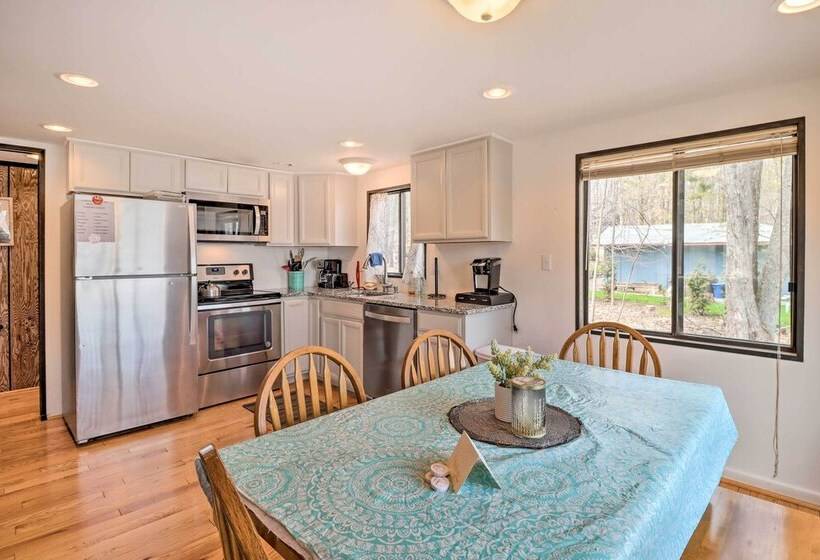 Pocono Lake Home W/ Fire Pit: Walk To Ski Hill!