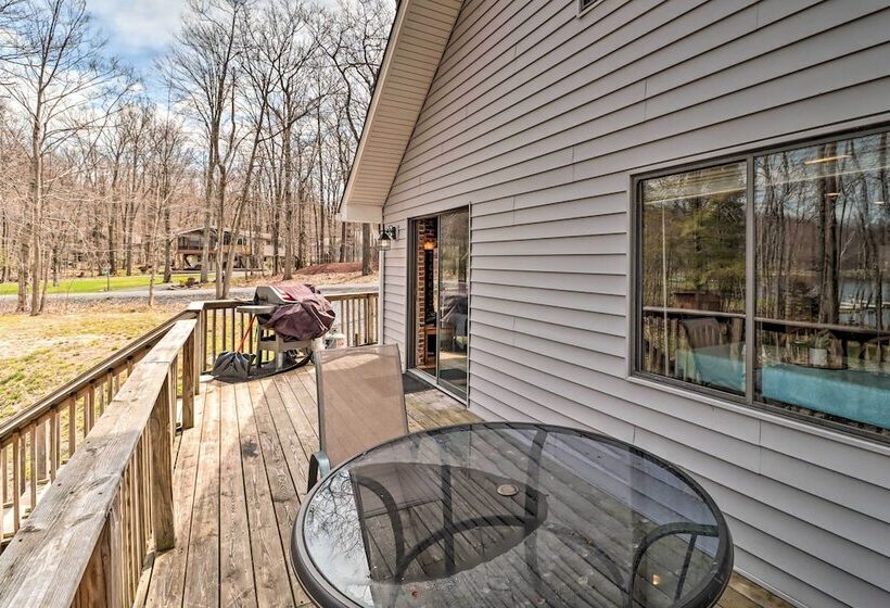 Pocono Lake Home W/ Fire Pit: Walk To Ski Hill!