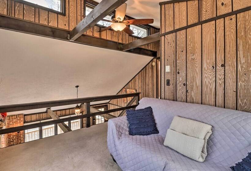 Pocono Lake Home W/ Fire Pit: Walk To Ski Hill!