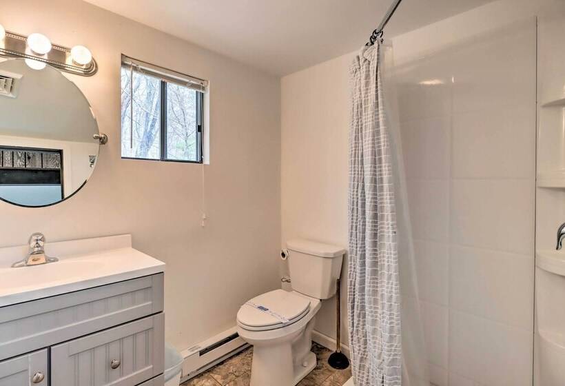 Pocono Lake Home W/ Fire Pit: Walk To Ski Hill!