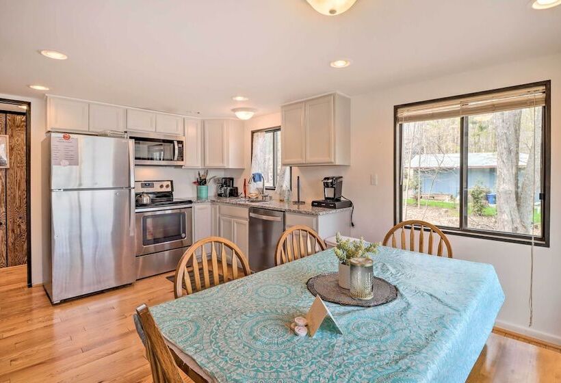 Pocono Lake Home W/ Fire Pit: Walk To Ski Hill!